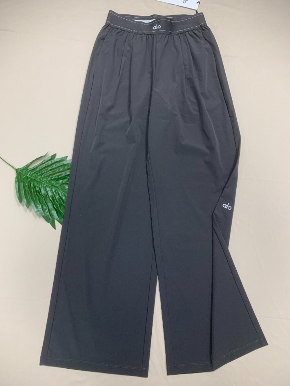 Dark Grey ALO Yoga Brand New Relaxed Trouser🏯Suit Up 30" Inseam City Style